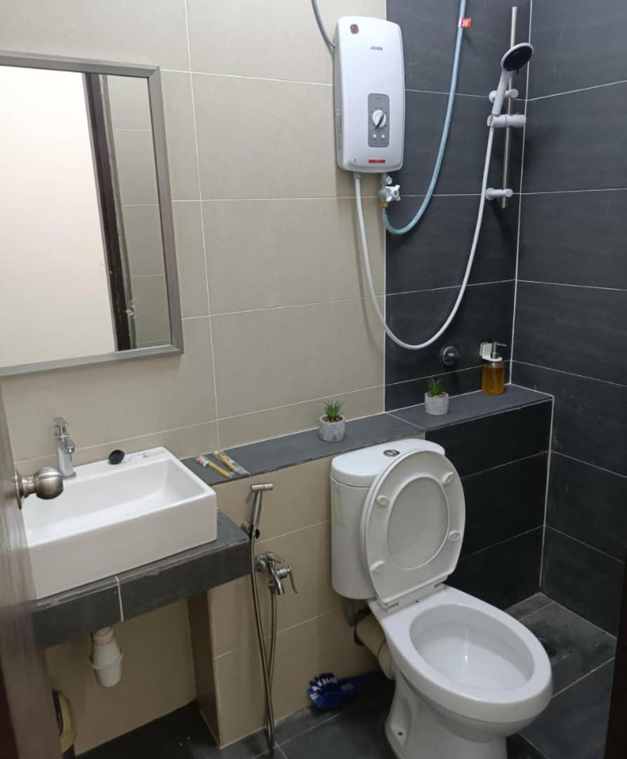 Adeen'S Suria Suite, Hotel Mutiara Gua Musang Extérieur photo